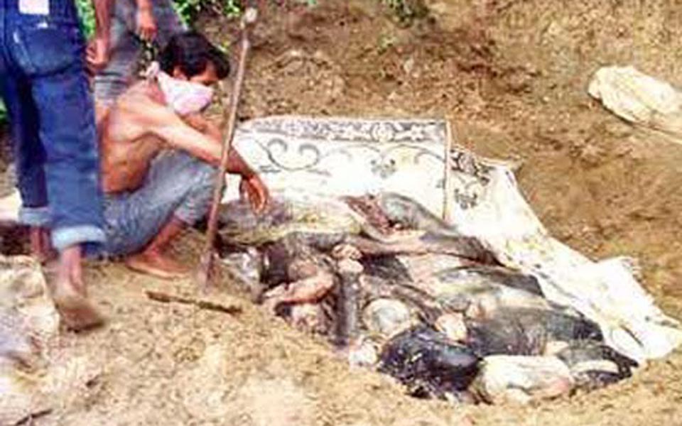 Mass grave in Aceh (Sekilas Info Aceh)