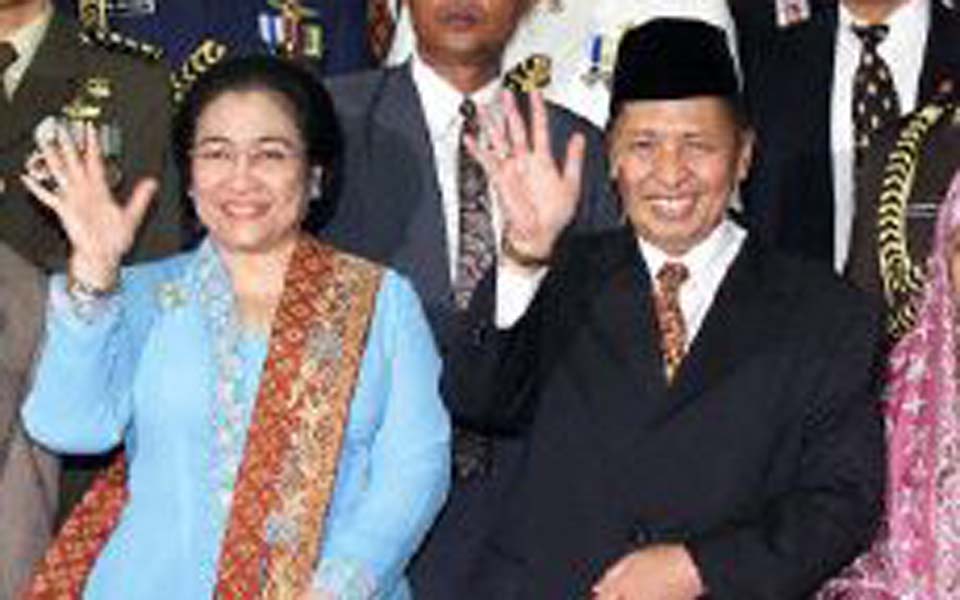President Megawati Sukarnoputri and Vice-President hamzah Haz (islamicity)