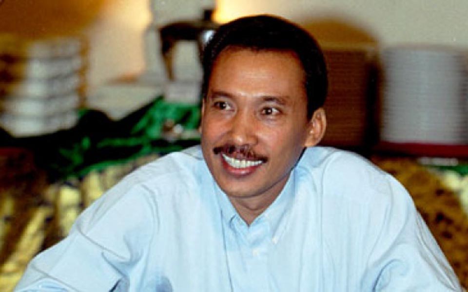 Syamsuddin Harris from the LIPI Political Research Centre (Metro Bali)
