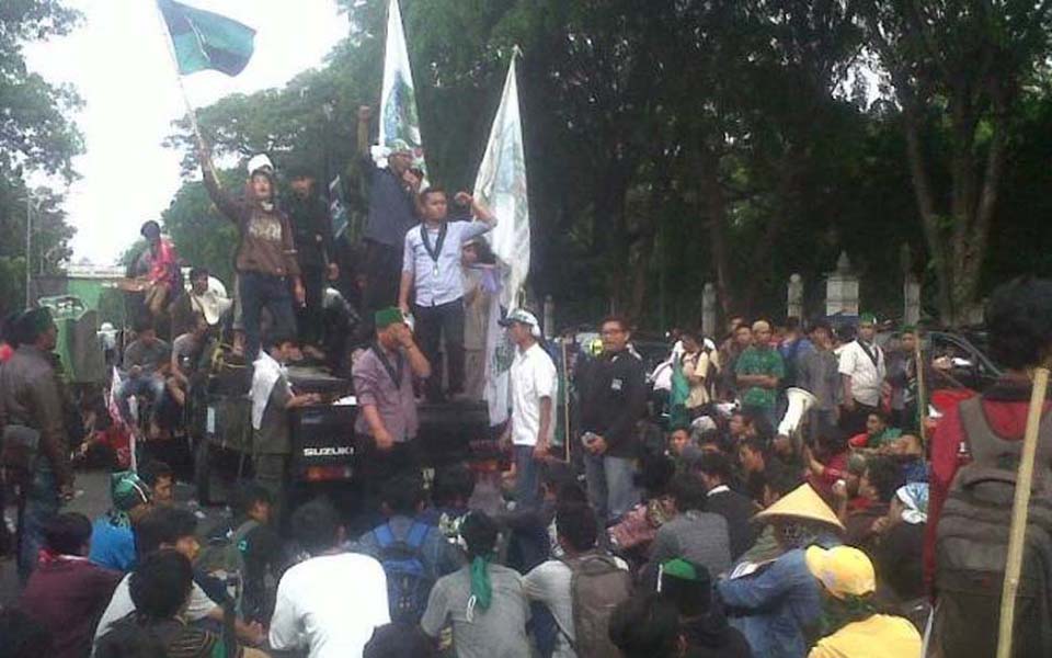KAMMI protest action in Jakarta (Tribune)