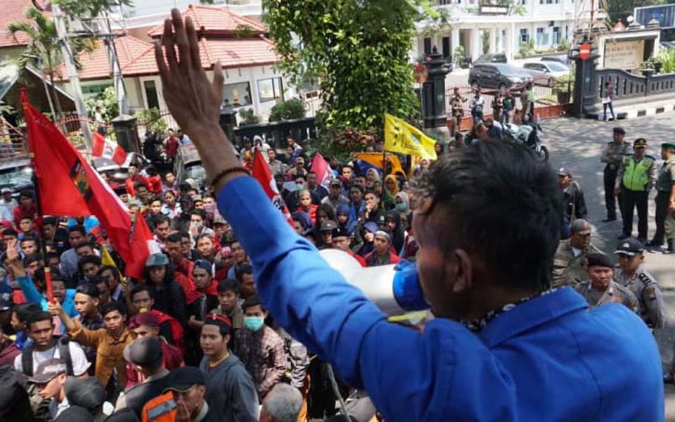 Student protest in Malang (Kumparan)