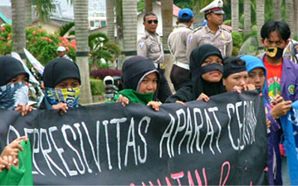 Students protest against police violence at UMI (kutaikartanegara)
