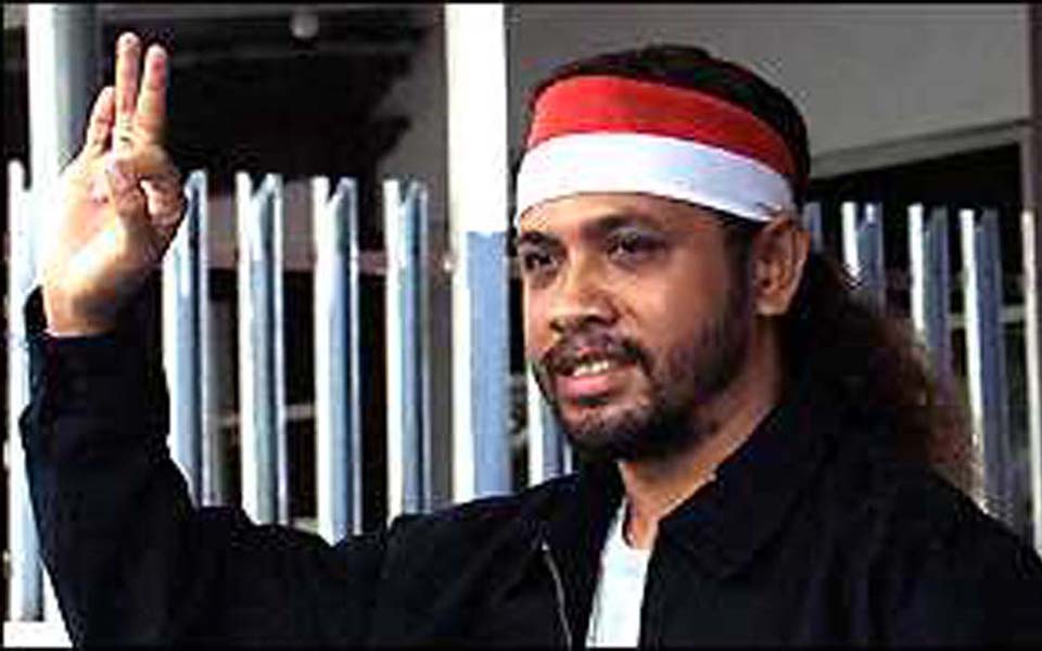 East Timorese pro-integration militia leader Eurico Guterres (BBC)