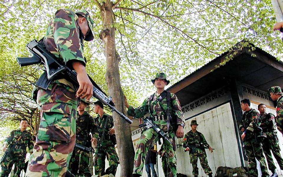 Indonesian soldiers on patrol in Aceh (Benar News)