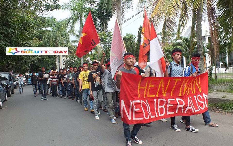 National Student League for Democracy protest against fuel price hikes (Sulut Today)