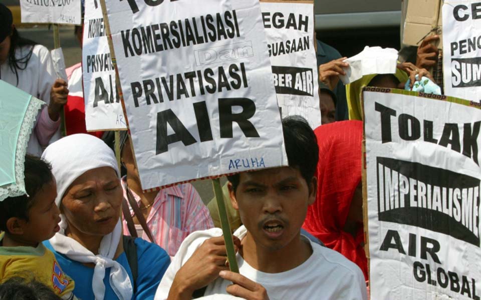 Protest against the privatization and commercialisation of water (Borneo News)