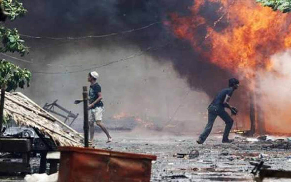 Scene on streets during Poso conflict (Dictio)