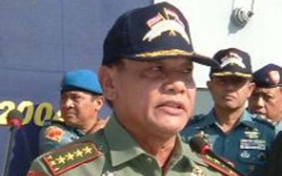 TNI chief General Endriartono Sutarto (Tribune)
