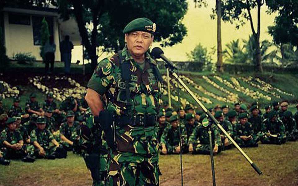 TNI chief General Endriartono Sutarto (Wikipedia)