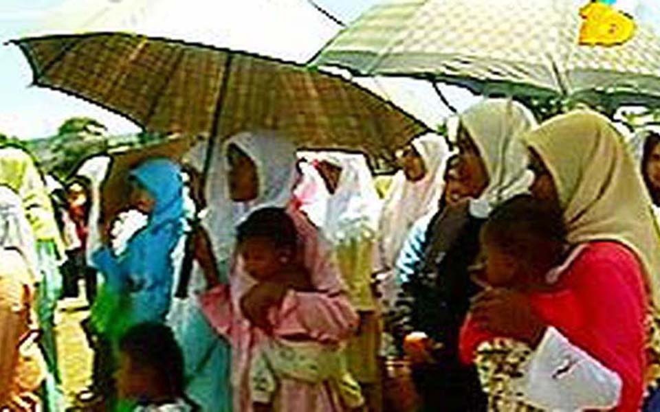 Inong Aceh League holds protest in Lhokseumawe - August 8, 2006 (Liputan 6)