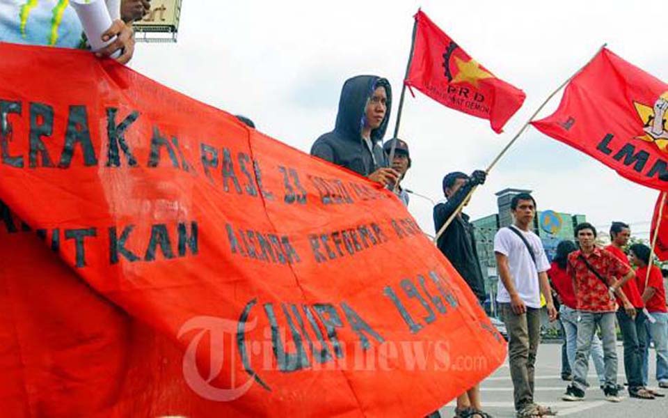 People's Democratic Party rally against electricity tariff hike in Jakarta (Tribune)