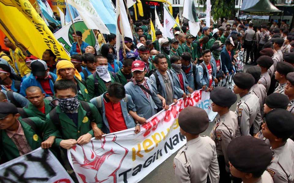 Student protest at National Monument in Jakarta (LMO)
