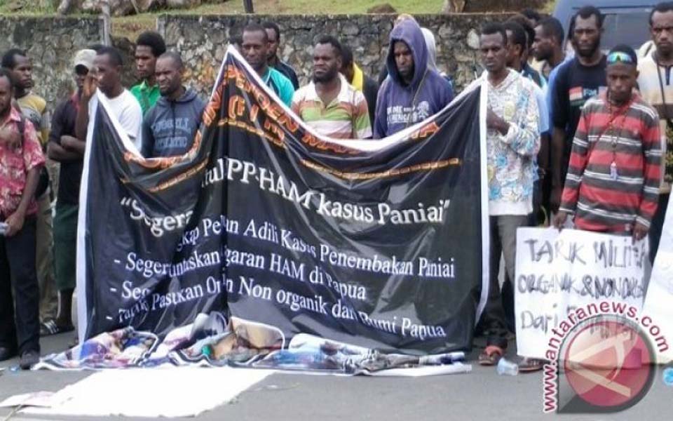 Student protest outside Komnas HAM office in Papua (Antara)