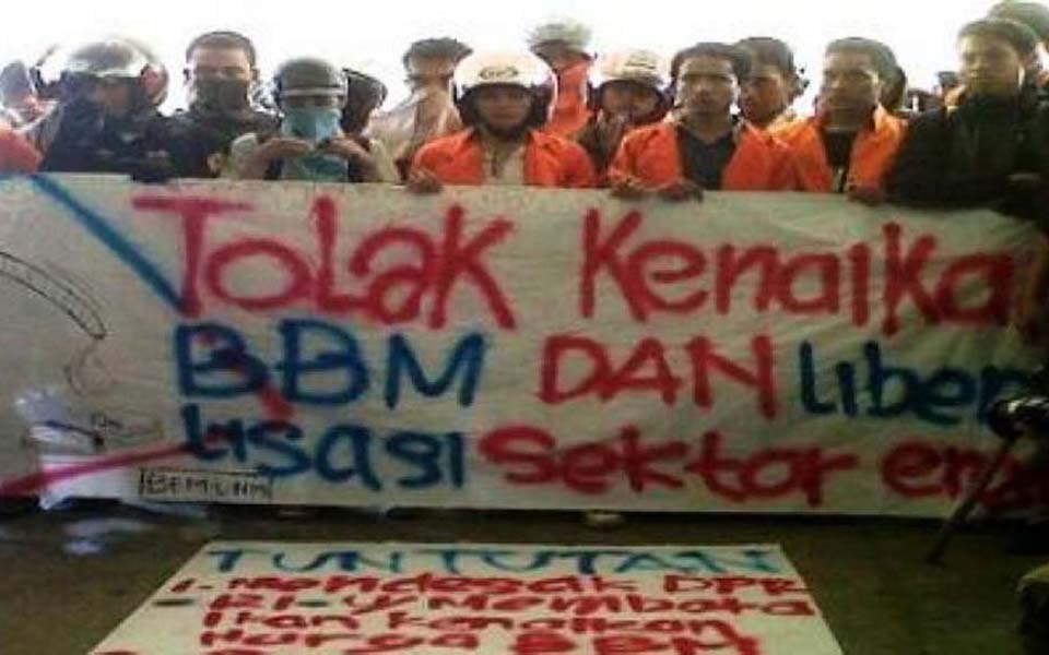 FSP-BUMN protest action (Konfrontasi)