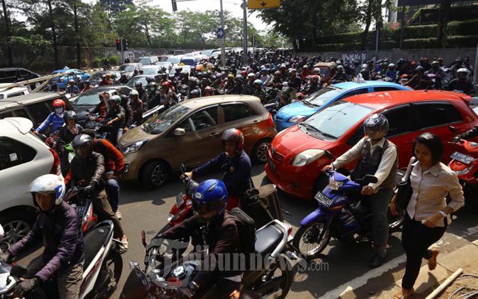 Protest action creates traffic congestion in Jakarta (Tribune)