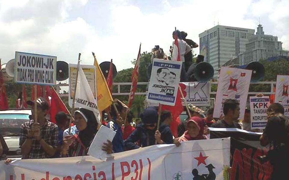 Protest action in front of State Palace (poskotanews)