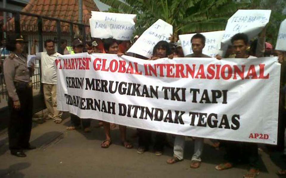 Protest in front of BNP2TKI offices in Jakarta (tangerangnews)