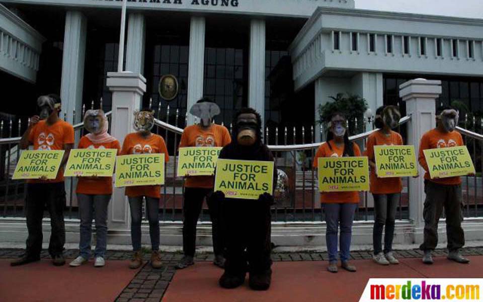 Protest in front of the Supreme Court building in Jakarta (Merdeka)