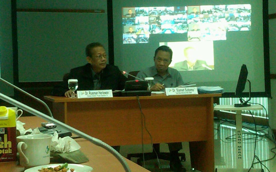 Slamet Sutomo (right) speaking in Jakarta (SP)