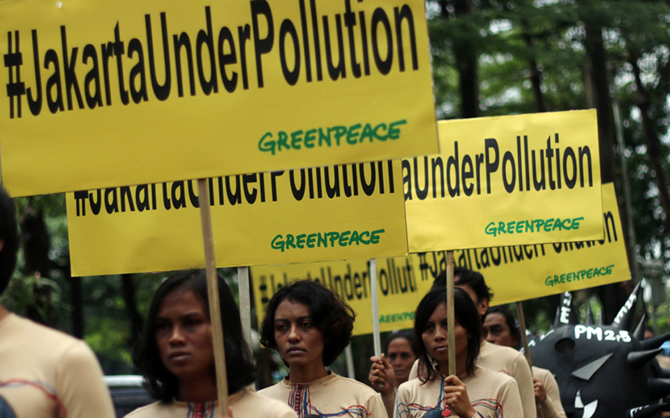 Greenpeace activists hold rally in Jakarta (Netral News)