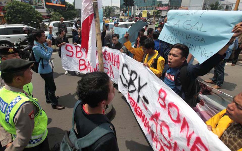 Protest against SBY and Boediono government (Tribune)