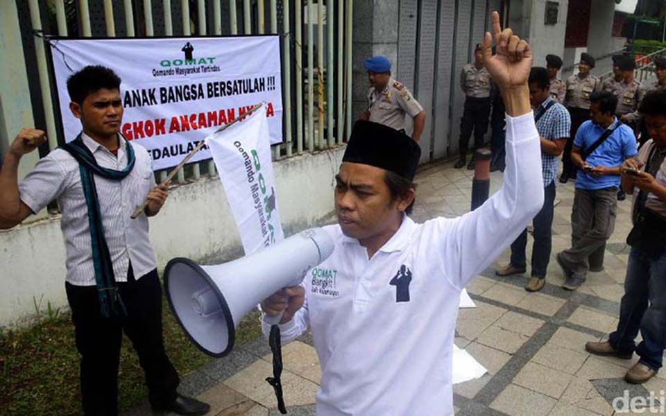 Protest in front of the Chinese embassy in Jakarta (Detik)
