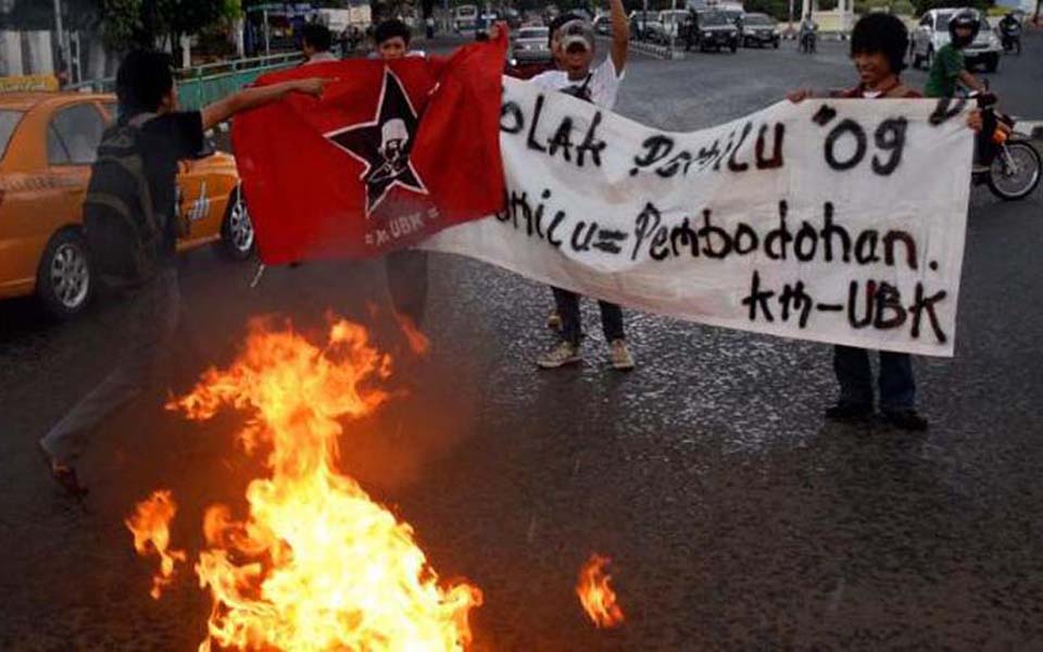 Student protest against 2009 elections (Viva)