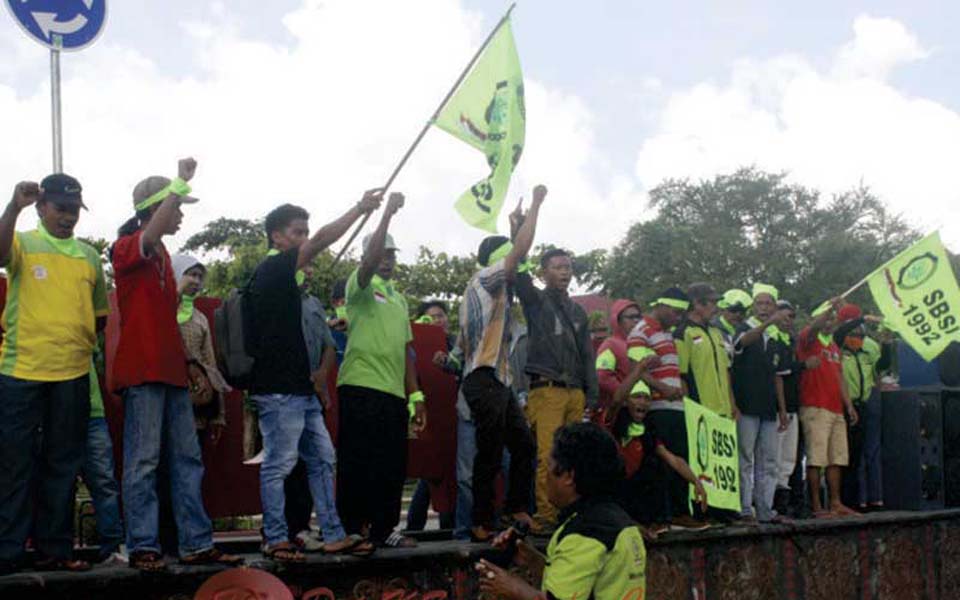 Workers commemorate May Day in Samarinda (rom)