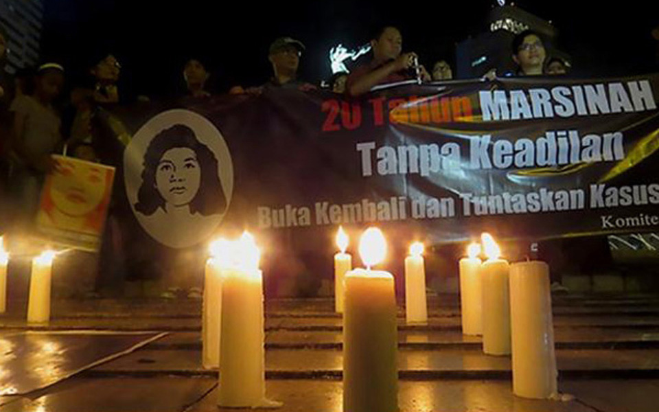 Activists hold candle lit vigil for Marsinah (Satu Harapan)