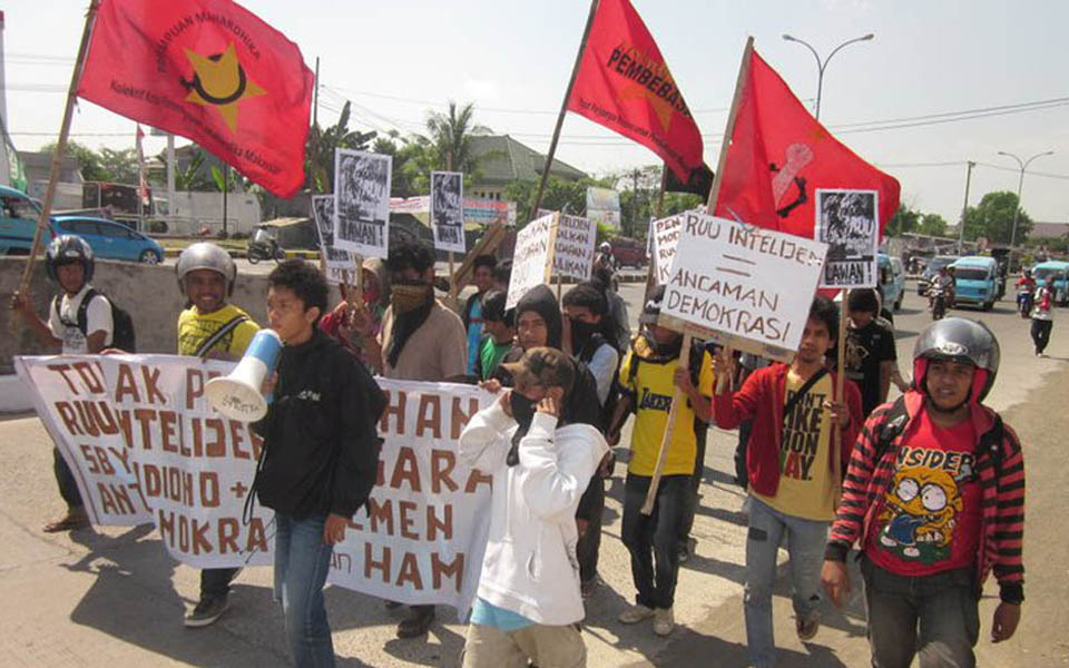 Pembebasan student protest draft intelligence law - June 23, 2011 (Pembebasan)