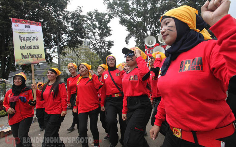 Women workers from KASBI commemorate IWD in Bandung (Bandung News Photo)