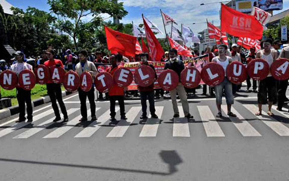 Workers rally in Semarang to commemorate May Day (Antara)
