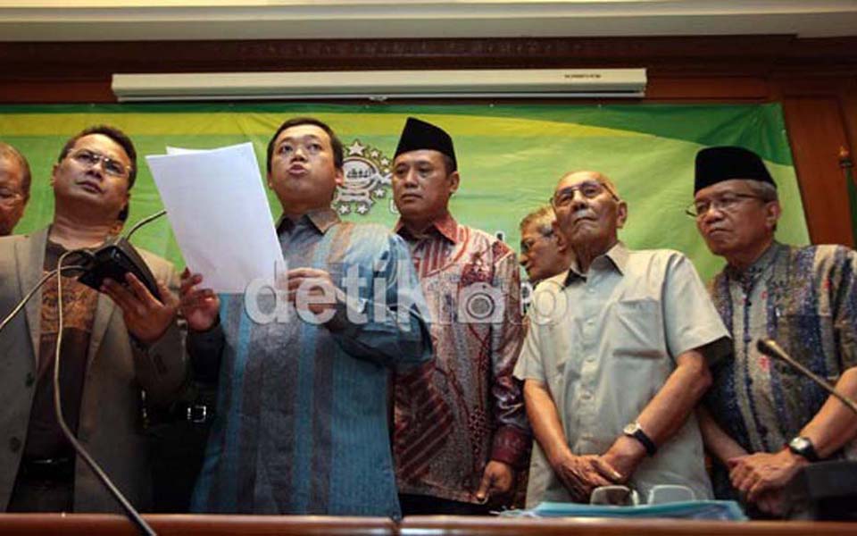 GP Ansor chairperson Nusron Wahid reads out Anti-PKI Declaration - August 15, 2012 (Detik)