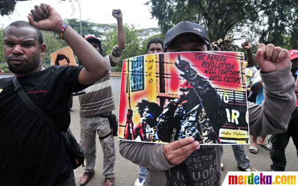 Protesters from Napas rally against New York Agreement at US Embassy - August 15, 2012 (Merdeka)