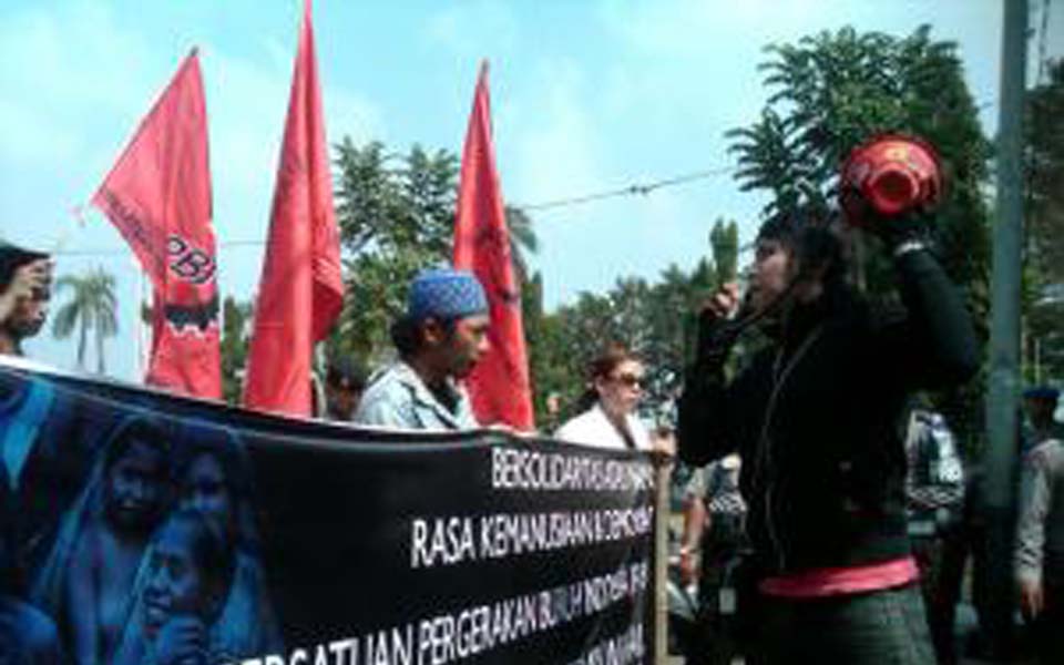 PPBI activists demand resolution to violence in Papua - June 21, 2012 (RSD)