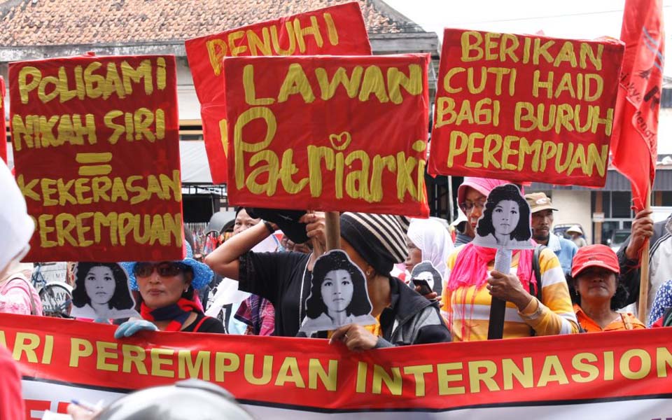 Women activists commemorate IWD in Yogyakarta - March 8, 2012 (PM)