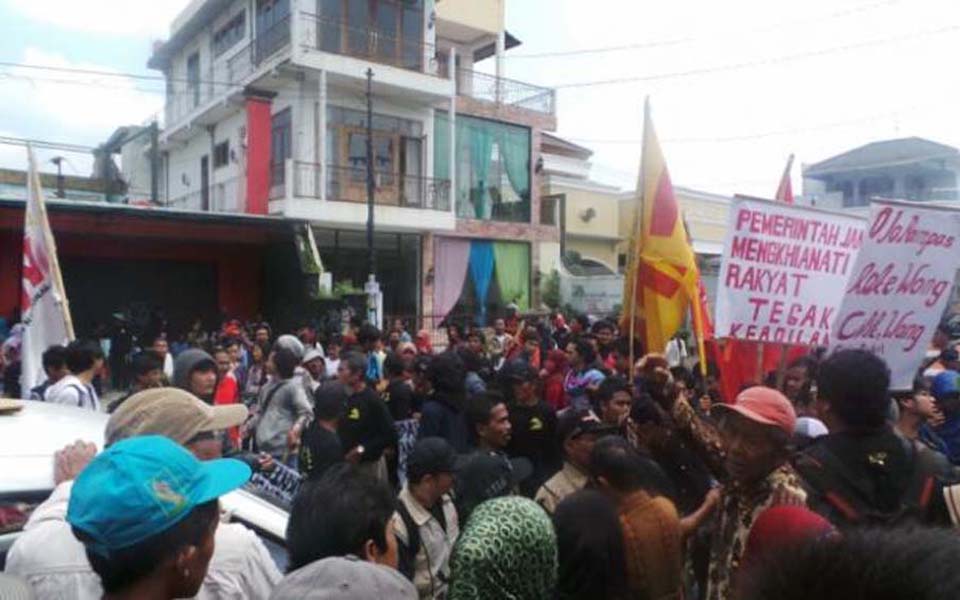 Students and farmers from the Banyumas People's Struggle Front commemorate May Day - May 1, 2014 (Tribune)