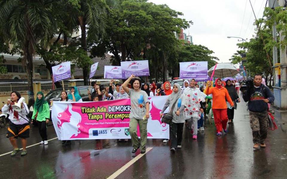 International Women's Day rally in Makassar - March 8, 2014 (Mampu)