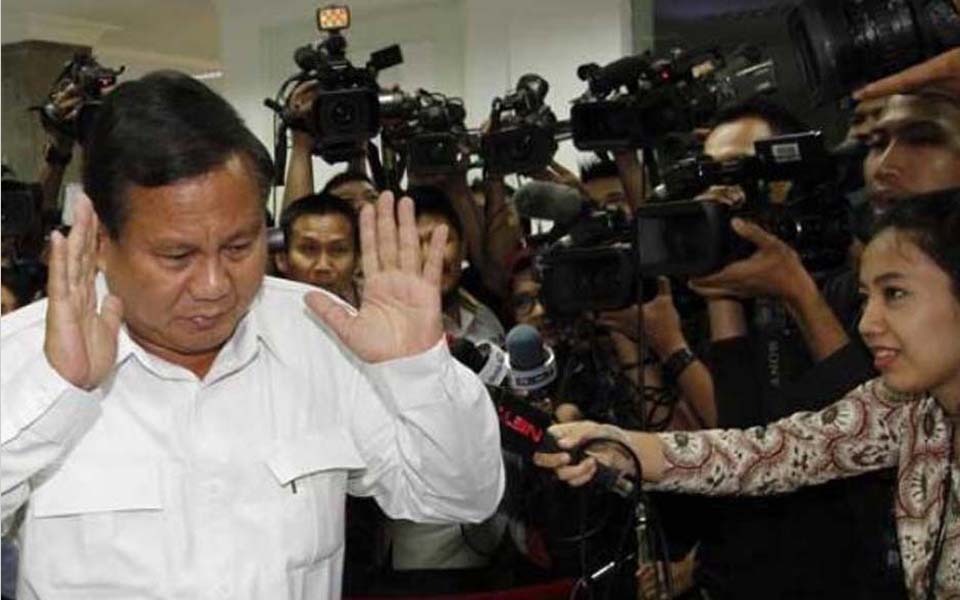 Prabowo refuses to speak to reporters after lashing out at Jakarta Post - July 14, 2014 (Tribune)