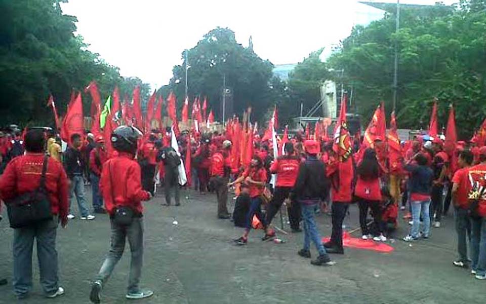 Sekber Buruh May Day rally at Proclamation Monument in Jakarta - May 1, 2014 (Tribune)