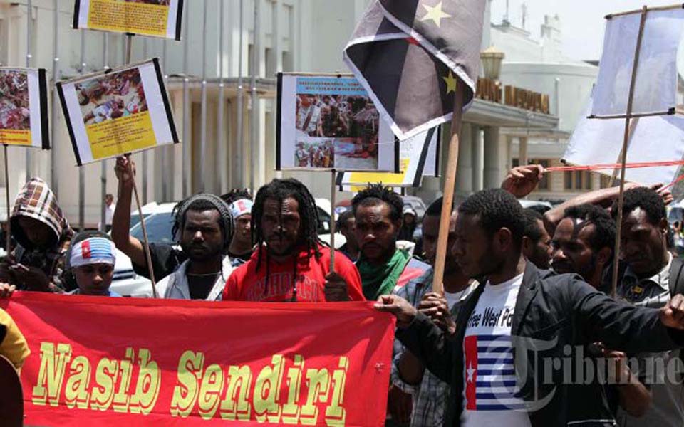 Papua Student Alliance (AMP) hold rally in Bandung - February 2, 2015 (Tribune)