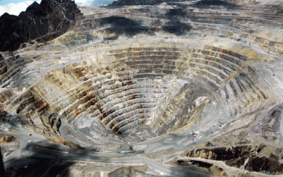 Freeport gold and copper mine in Timika, West Papua - Undated (saripedia)
