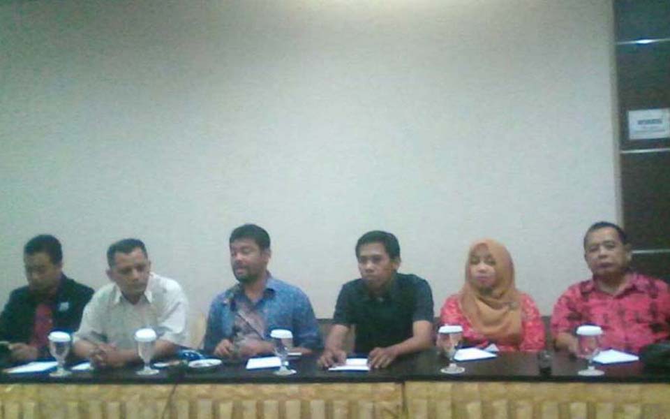 Indonesian Labour Movement (GBI) holds press conference in Jakarta - April 29, 2016 (kabarburuh)