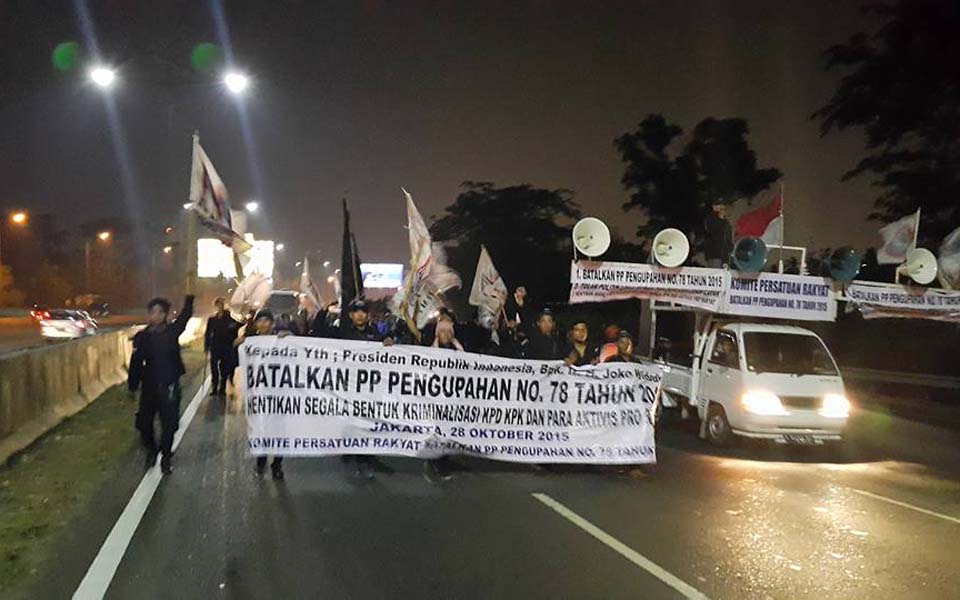 United People’s Committee (KPR) workers protest new wage regulation in Jakarta - November 2, 2015 (wartakarawang)