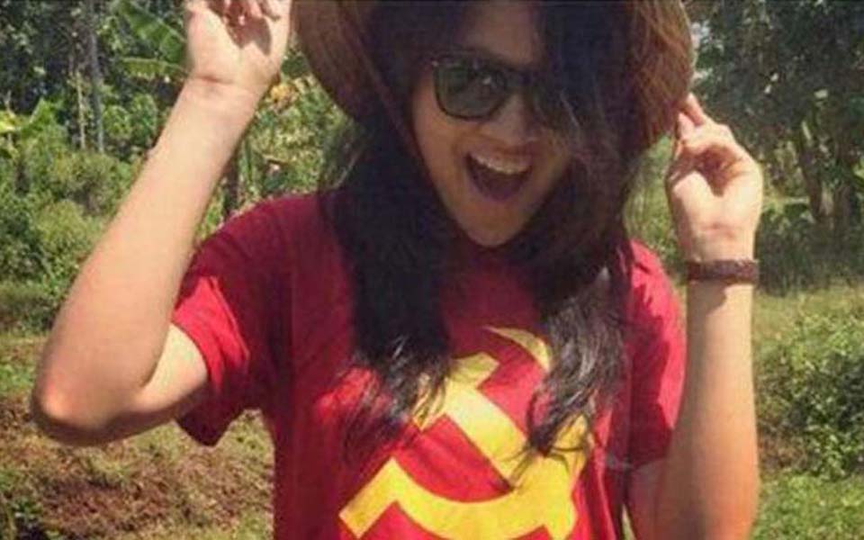 Miss Indonesia 2015 Anindya Kusuma Putri wearing hammer-and-sickle T-shirt - February 24, 2015 (Tribune)