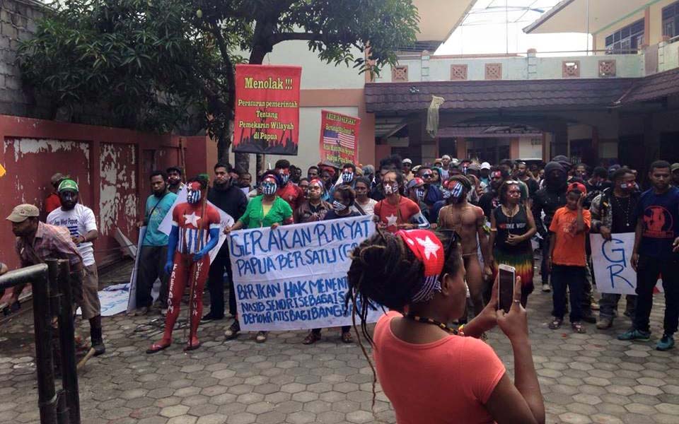 West Papua indepdendence proclimation in Yogyakarta - June 16, 2016 (KPO-PRP Yogya)