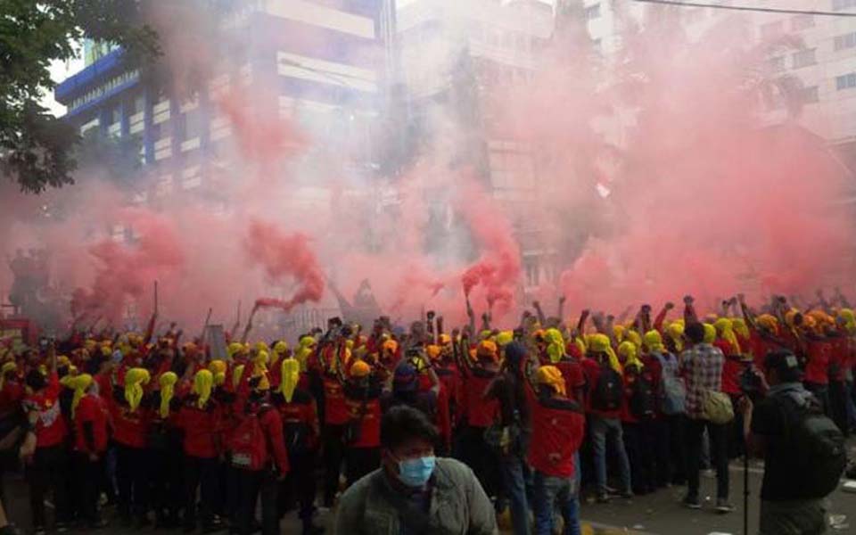 Thousands of workers commemorate May Day at State Palace - May 1, 2017 (Tribune)