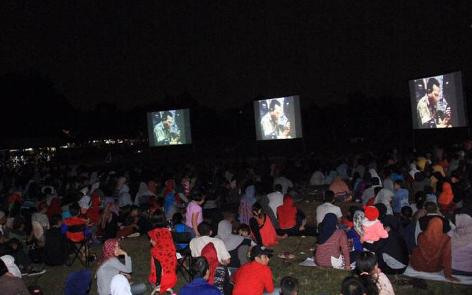 Pengkhianatan G30S/PKI film screenkng at Kopassus headquarters in Jakarta - September 20, 2017 (Kompas)