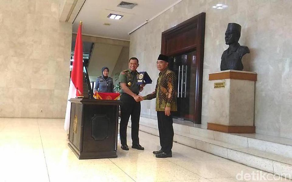 Nurmantyo and Effendy sign MoU - December 4, 2017 (Detik)