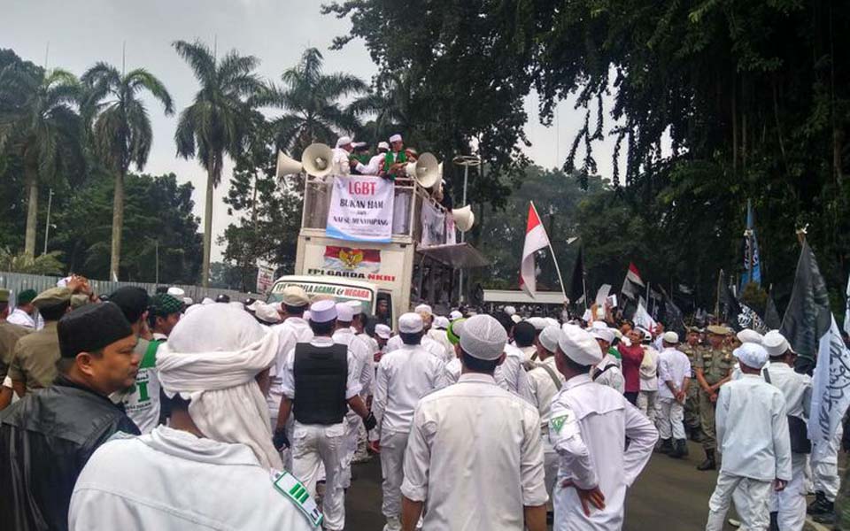 Anti-LGBT rally at Bogor City Hall - November 9, 2018 (Kompas)